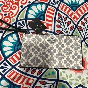 Kate Spade White Quatrefoil Clutch